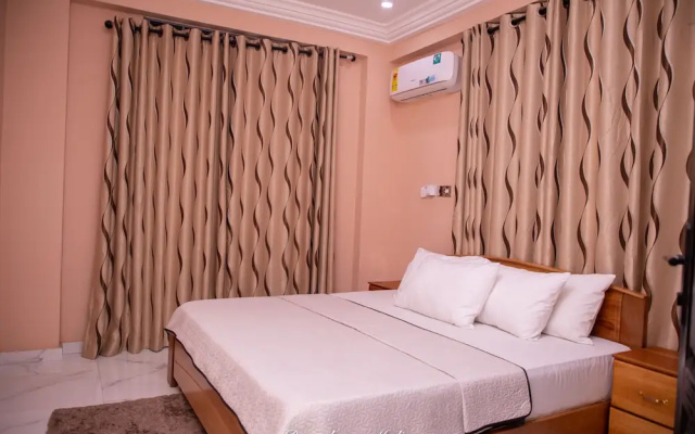2 Bed Furnished Apartment - Wifi, Aircon, Parking