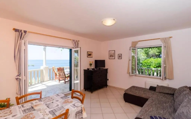 Apartments Plavac Mali