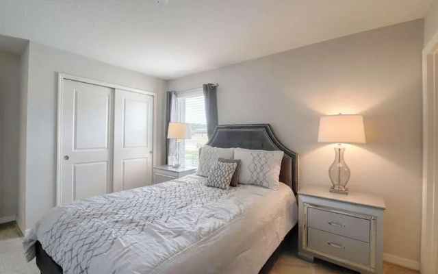 5137 Compass Bay