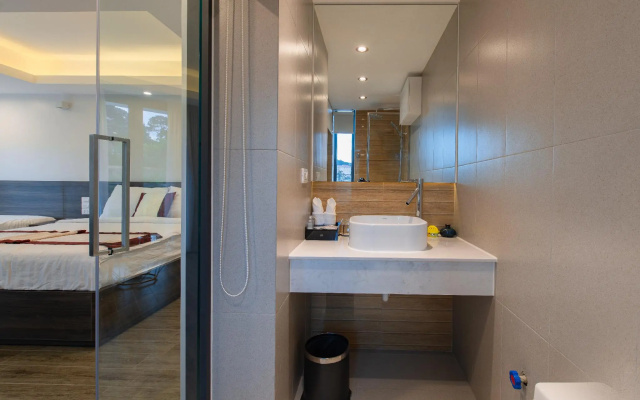 Redpine Condotel