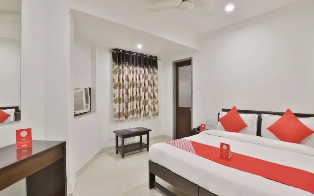 OYO 11007 Hotel Amity