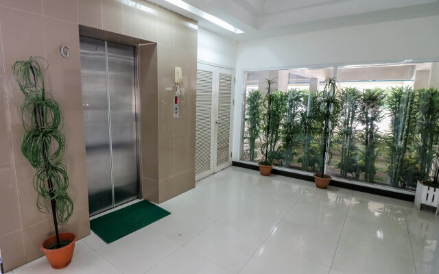 Отель NIDA Rooms 597 Suan Luang Park вид на фасад