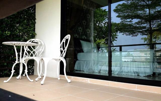 Himawari Restaurant & Cottage