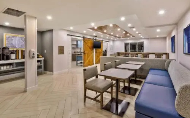Staybridge Suites Pittsburgh Airport, An Ihg