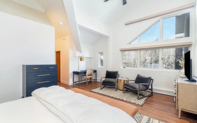 Bear Creek Lodge 406 4 Bedroom Condo by Alpine Lodging Telluride