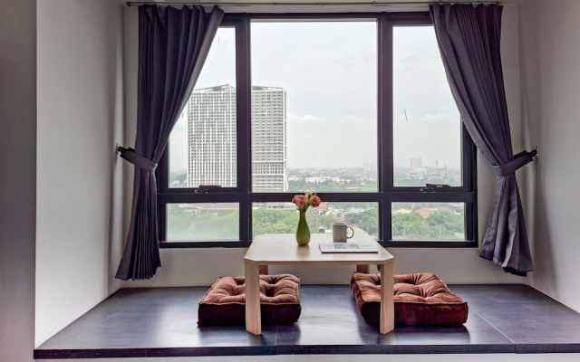 Stylish Blue And Strategic Studio At Apartment Collins Boulevard