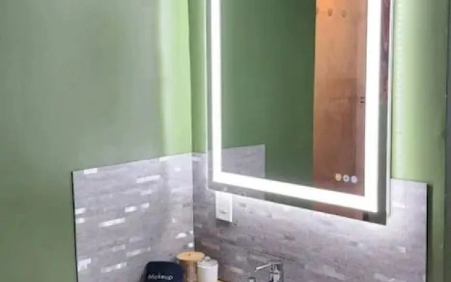 Zen Retreat-jacuzzi, Kitchenette, Walk to fun