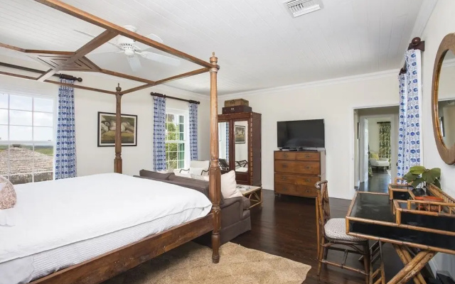 Buccaneer Hill Main House 5 Bedroom Home
