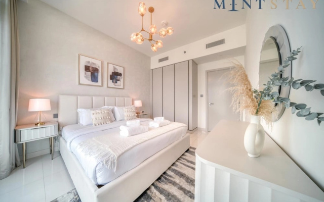 Beach Access Serene Balcony in Emaar Beachfront