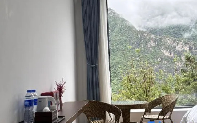 Shangri-La Tiger Leaping Gorge Wangxueyuan Homestay