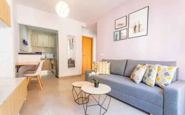 Bright Apartment Near The Historic Center