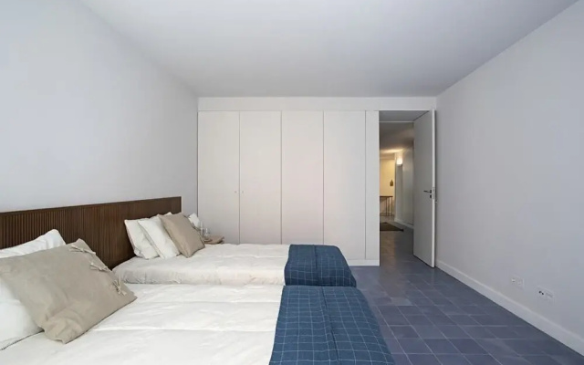 3bdr Superior Design Apartment in Bairro Alto