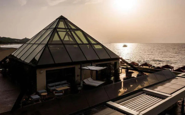 Cala Beach Resort