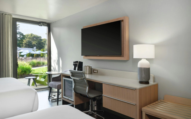 Hotel Indigo Long Island - East End by IHG