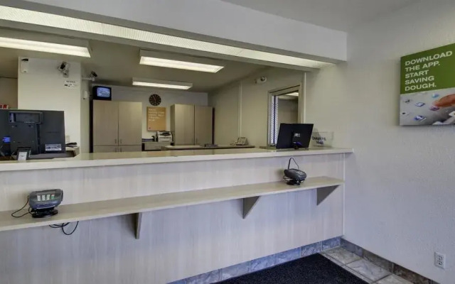 Motel 6 Hays