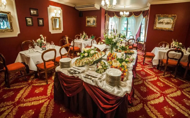 Noce i Dnie Hotel