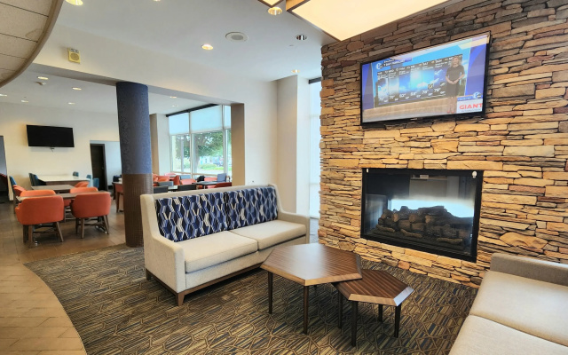 Holiday Inn Express Philadelphia - Penns Landing by IHG