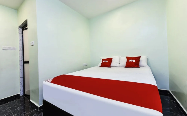 OYO 90445 Th Hotel