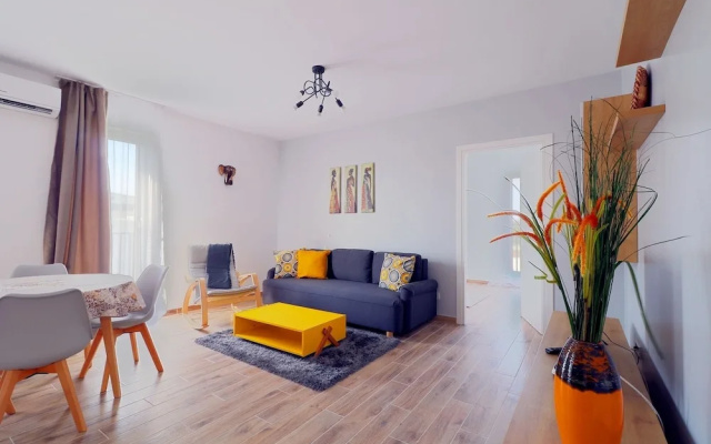 Apartment Stylish near Otopeni Airport