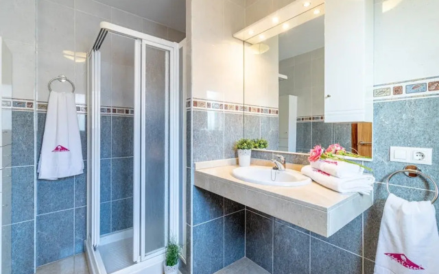 Villa in Empuriabrava With Private Pool & Mooring