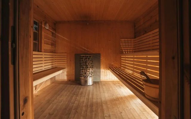 Holmen Husky Lodge