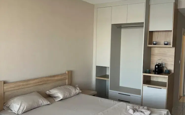 Seastar Apartments