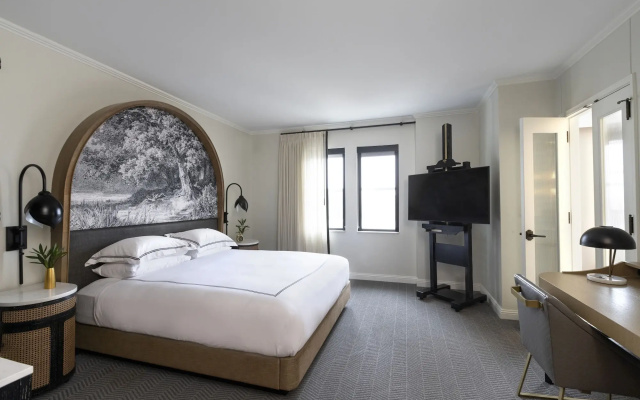 Kimpton Cottonwood by IHG