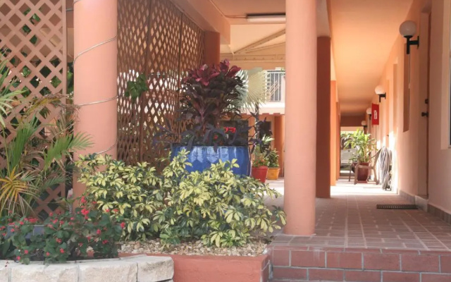 Lago Mar Motel and Apartments