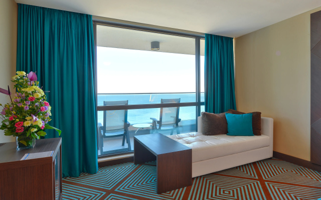 INTERNATIONAL Hotel Casino & Tower Suites