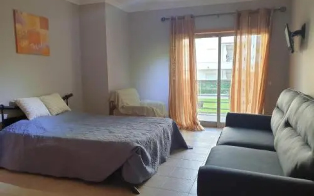 Lovely Studio Marta on the Beach Falesia, Albufeira