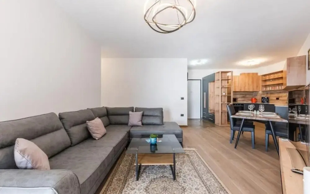 Hill Side Suite 1 by PS