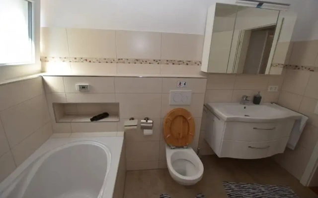 AB Apartment 107