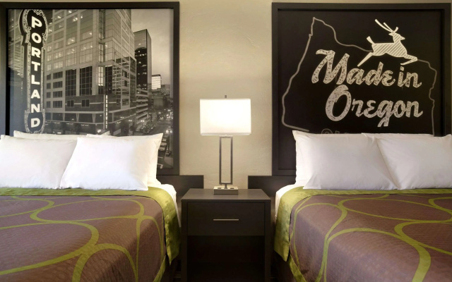 Super 8 by Wyndham Portland Airport