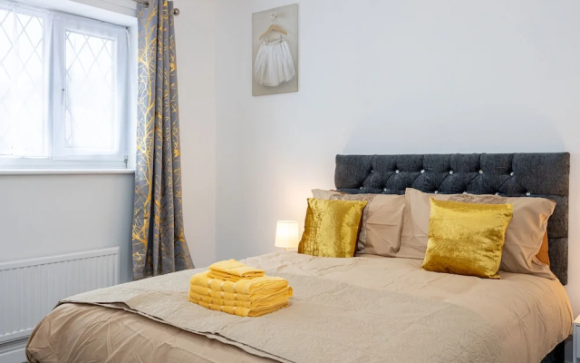 Captivating 3-bed House in Blackburn