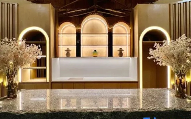 Luxtalay Khanom Hotel