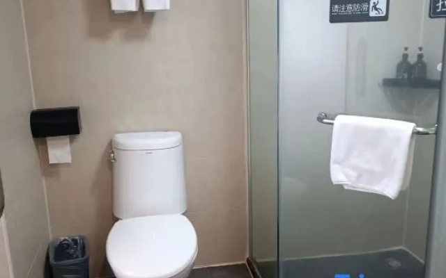 Diandian Apartment (Shenzhen Luohu Control Point, Lo Wu Railway Station)