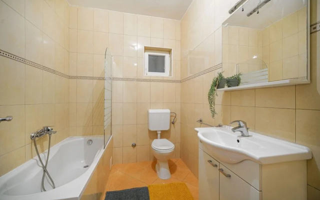 Apartments Komadina