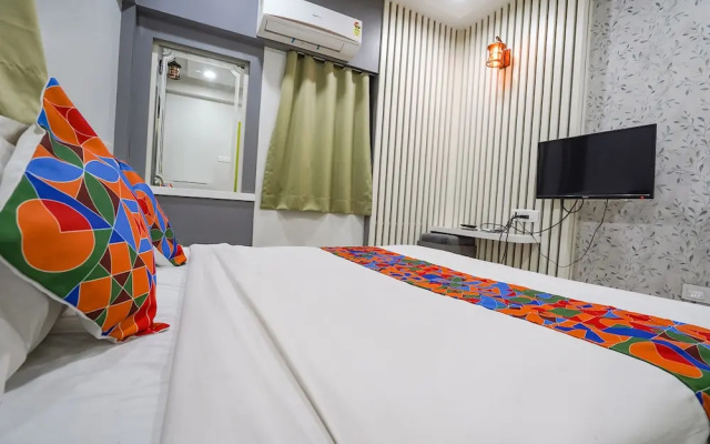 Fabhotel Royal Inn