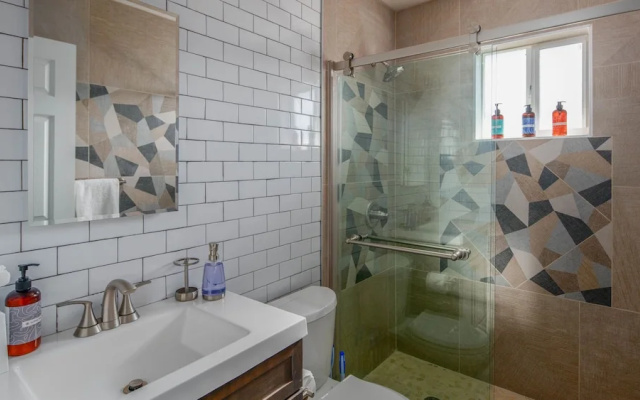 Modern 2br Phoenix Townhome by Wanderjaunt