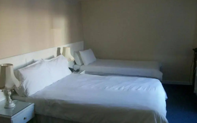 Victoria Hotel