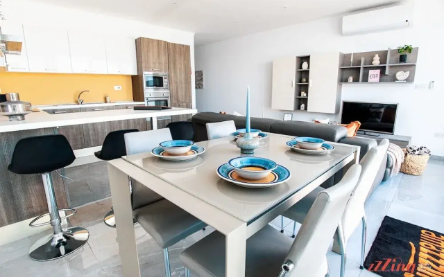 Seafront Penthouse With Unobstructed Sea Views