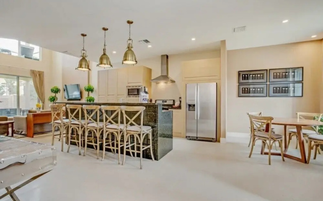 Modern Magic Village Resort Townhouse 7620