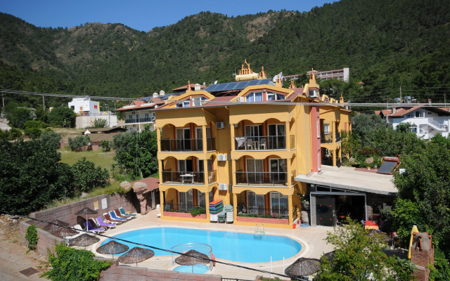 Kleopatra Apartments