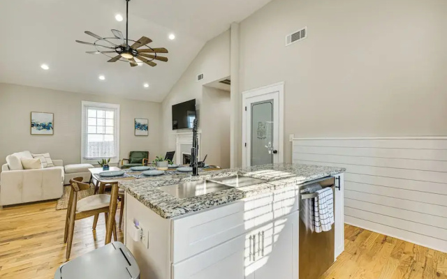 Walk to Beltline: Wfh-friendly Hub w/ Yard!