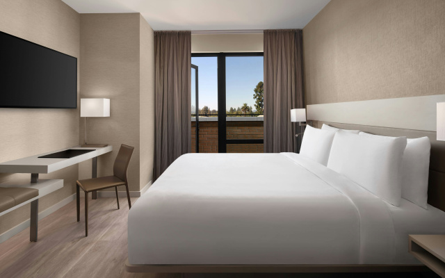 AC Hotel by Marriott Santa Rosa Sonoma Wine Country