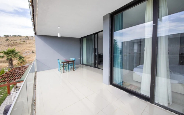 Comfy Villa With Shared Pool and Gym in Milas