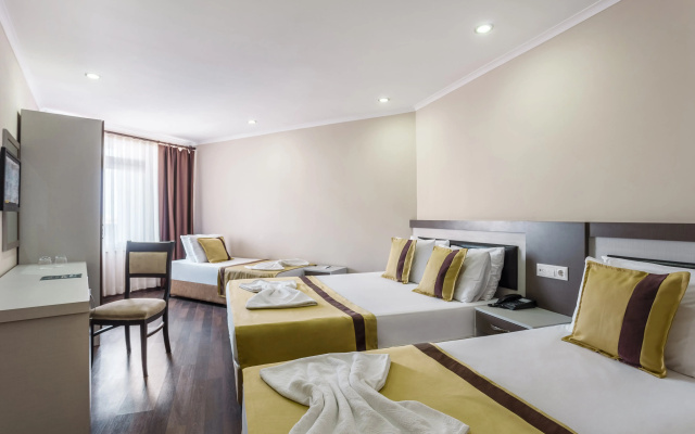 Ayhan Hotel