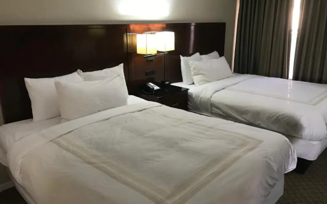 Hometown Inn & Suites