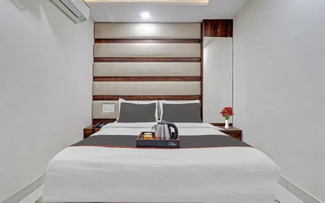 Collection O 703562 Hotel Apple Grand