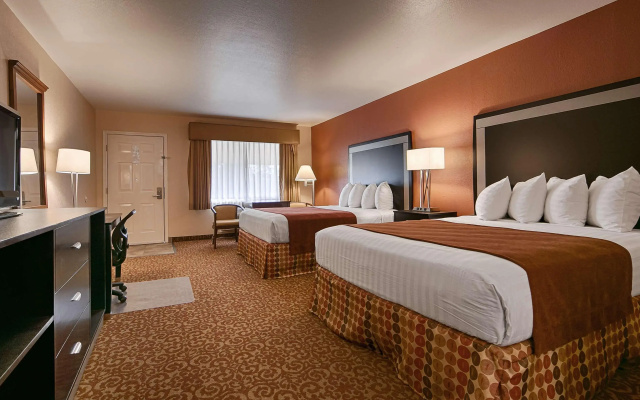 Best Western Inn by the Lake